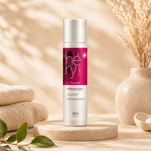 HERY anti-klit spray voor langharige honden in premium studio setting
